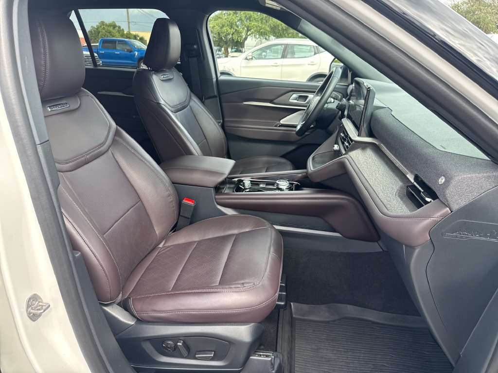 Used 2026 Ford Explorer Platinum RWD image 27