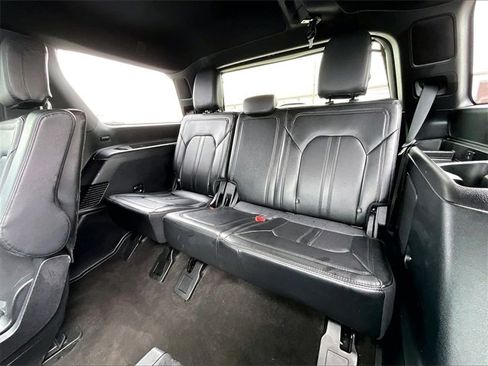 Used 2021 Ford Expedition Limited image 17