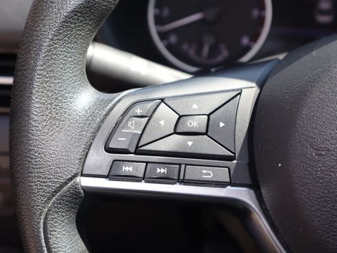 Used 2024 Nissan Sentra SV FWD image 12