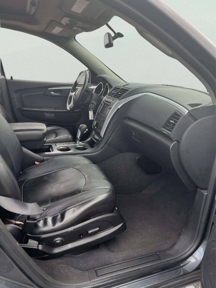 Used 2012 Chevrolet Traverse LT FWD image 9