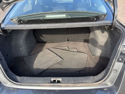 Used 2025 Nissan Versa SV FWD image 29