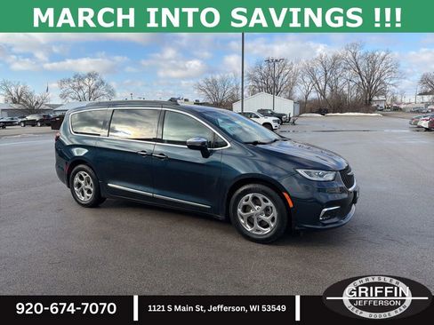 Used 2022 Chrysler Pacifica Limited image 5