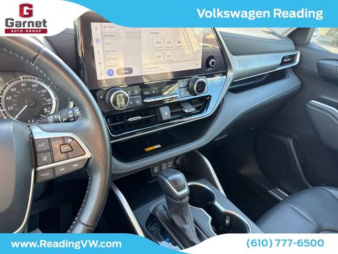 Used 2024 Toyota Highlander XLE image 18