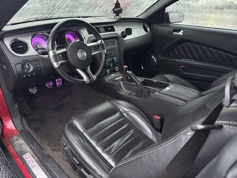 Used 2011 Ford Mustang Premium w/ 202A Rapid Spec Order Code image 4