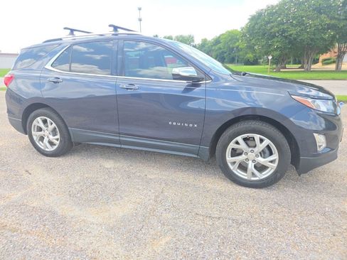 Used 2018 Chevrolet Equinox Premier FWD image 11