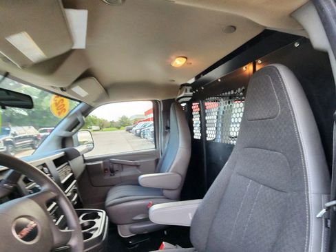 Used 2023 GMC Savana 2500 w/ Driver Convenience Package image 22