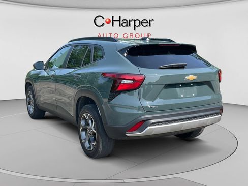Certified 2025 Chevrolet Trax LT FWD image 5