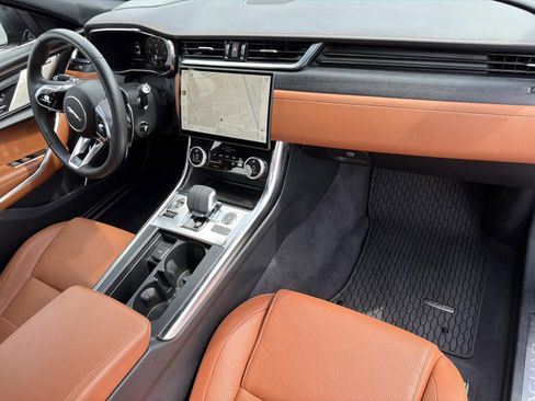 Used 2024 Jaguar XF R-Dynamic SE RWD image 13