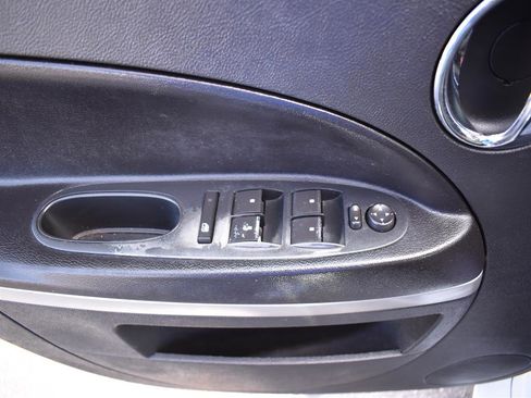 Used 2011 Chevrolet HHR LT image 13