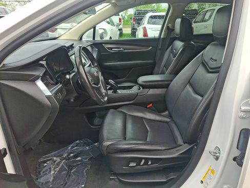 Used 2018 Cadillac XT5 Luxury w/ LPO, Black Ice Package AWD/4WD image 13