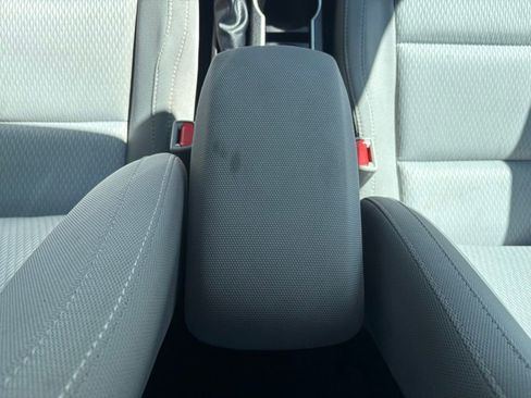 Used 2016 Toyota Corolla LE FWD image 16