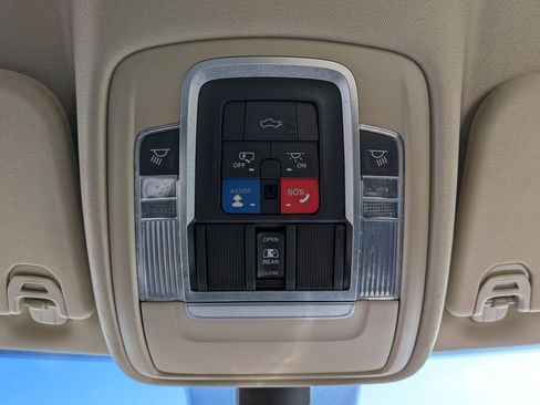 Used 2020 RAM 1500 Laramie image 14