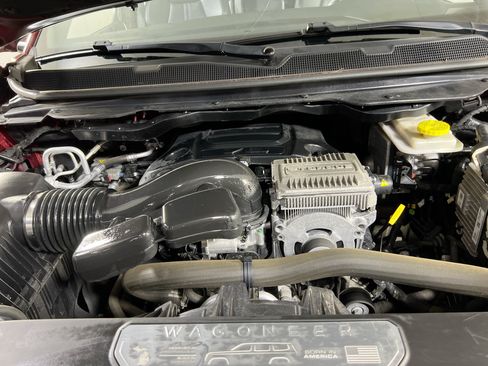Used 2022 Jeep Wagoneer Series II AWD/4WD image 32