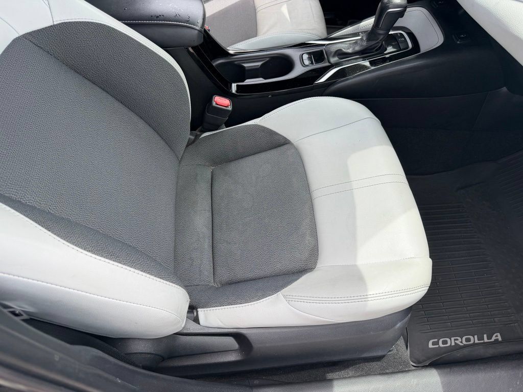 Used 2022 Toyota Corolla XSE FWD image 17