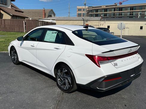 Used 2025 Hyundai Elantra SEL FWD image 5