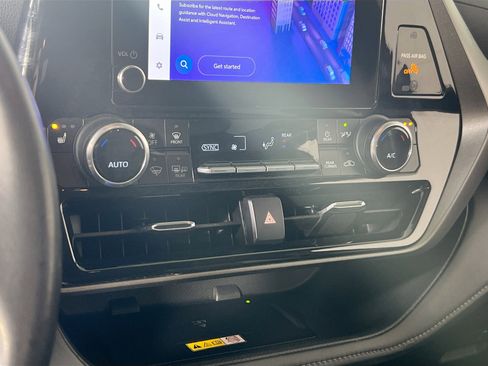 Used 2023 Toyota Highlander XLE image 15