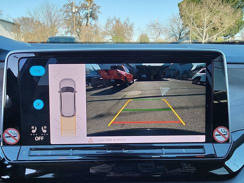 Used 2024 Volkswagen Atlas SE image 22