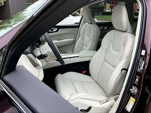 New 2026 Volvo XC60 B5 Ultra w/ Protection Package Premier AWD/4WD image 28
