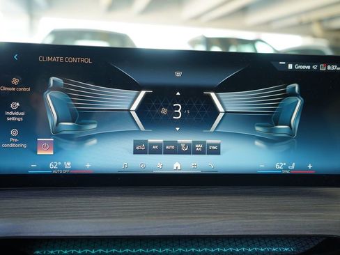 New 2026 BMW 330i Sedan w/ M Sport Package image 17