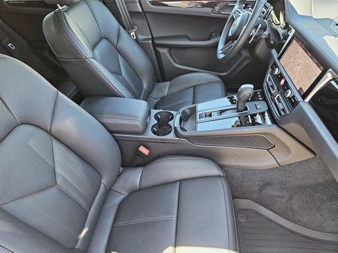 Certified 2026 Porsche Macan AWD/4WD image 15