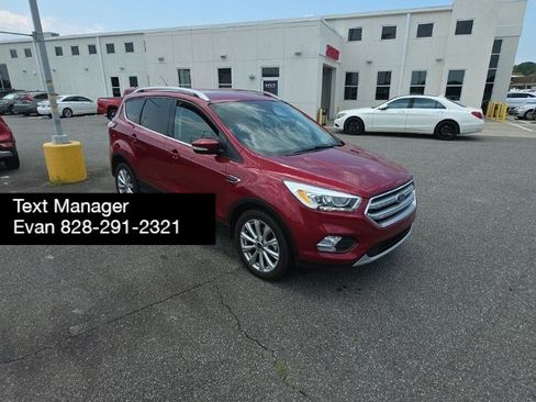 Used 2017 Ford Escape Titanium FWD image 4