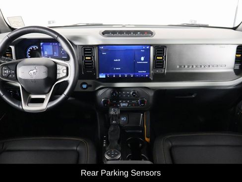 Used 2023 Ford Bronco Badlands image 11