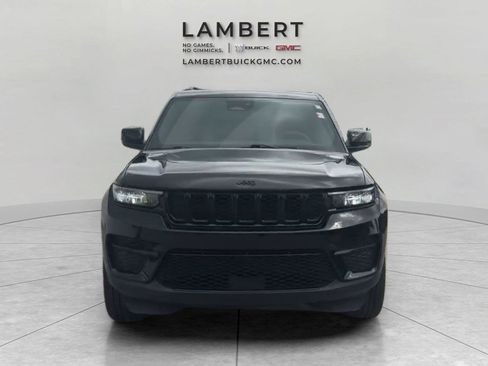 Used 2023 Jeep Grand Cherokee Altitude AWD/4WD image 8