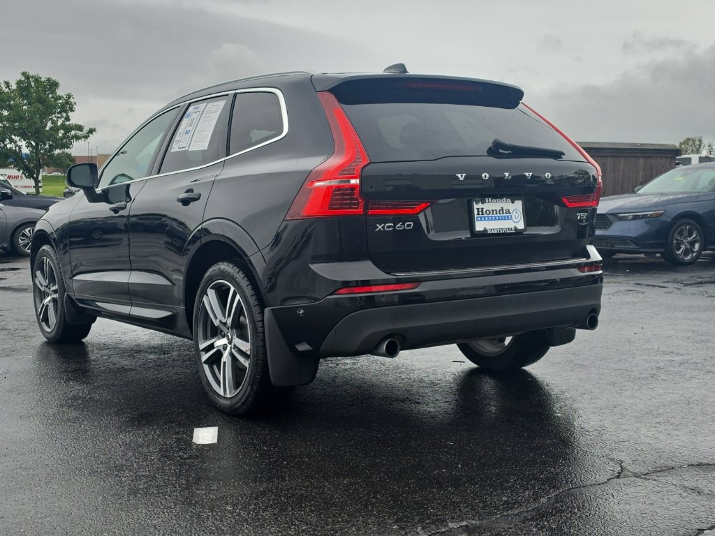 Used 2019 Volvo XC60 T5 Momentum w/ Multimedia Package AWD/4WD image 5