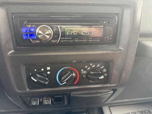 Used 2002 Jeep Wrangler X image 18