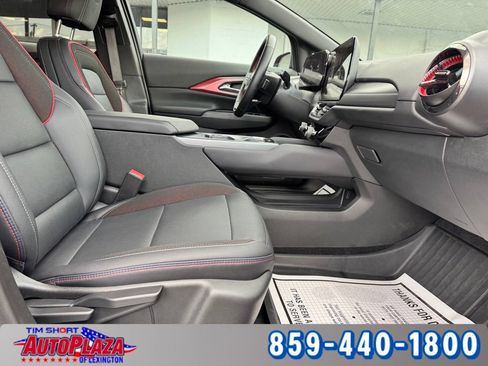 Used 2025 Chevrolet Equinox EV RS FWD image 50