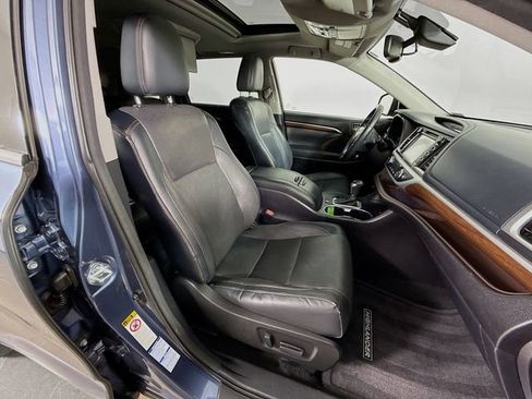 Used 2015 Toyota Highlander Limited image 32