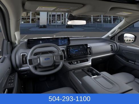 New 2025 Ford Expedition Active image 9