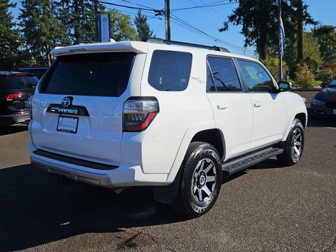 Used 2024 Toyota 4Runner TRD Off-Road Premium image 5