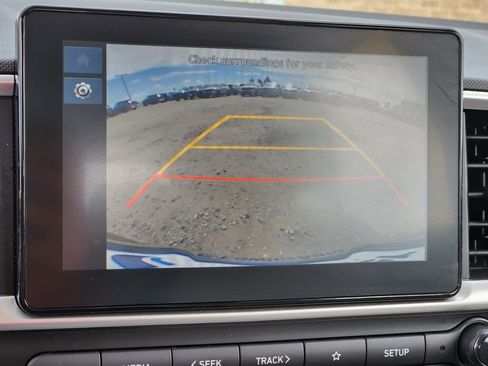 Used 2023 Hyundai Venue SEL FWD image 22