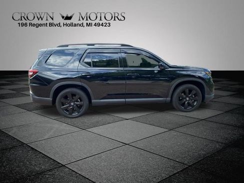 Used 2025 Honda Pilot Black Edition image 15