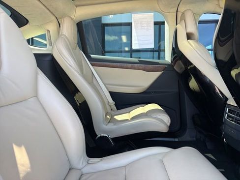 Used 2017 Tesla Model X 75D AWD/4WD image 14