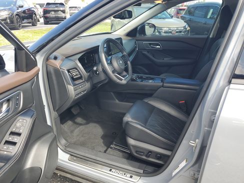 Certified 2021 Nissan Rogue Platinum FWD image 13