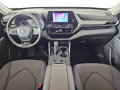Used 2023 Toyota Highlander L FWD image 11