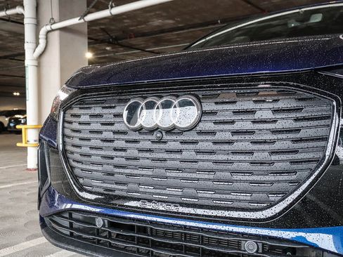 Used 2023 Audi Q4 e-tron Premium Plus image 5