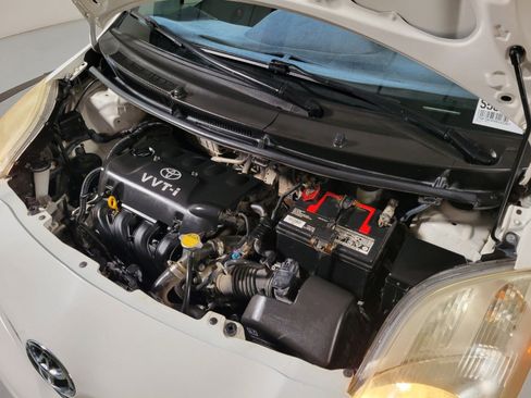 Used 2009 Toyota Yaris 4-Door Hatchback image 12