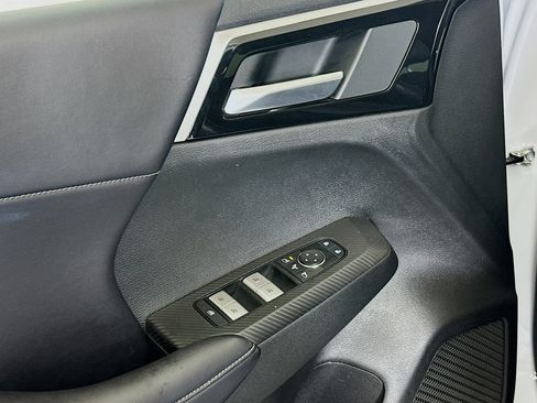 Used 2024 Mitsubishi Outlander SE image 15