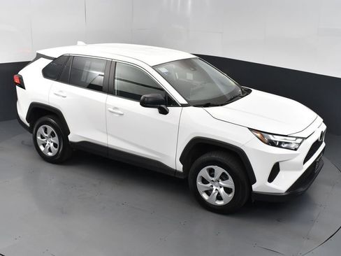 Used 2024 Toyota RAV4 LE image 43