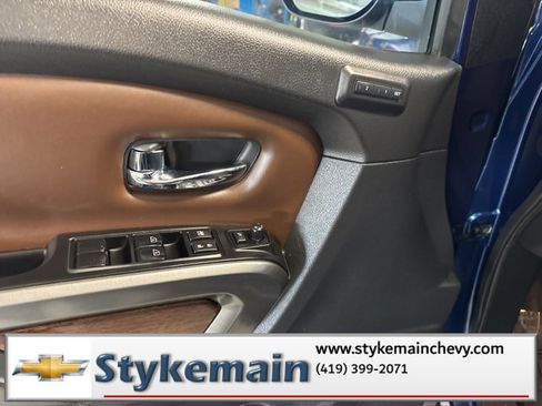 Used 2017 Nissan Titan Platinum Reserve image 43