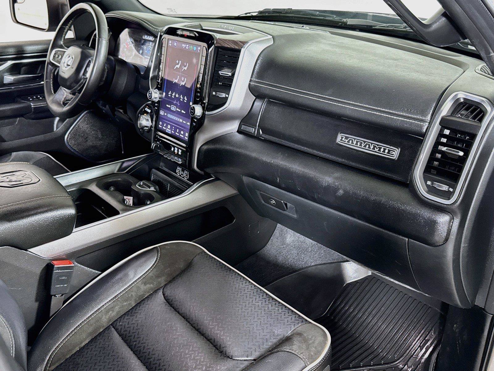 Used 2025 RAM 1500 Laramie AWD/4WD image 27