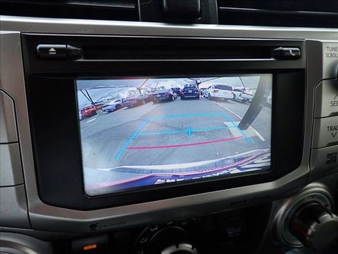 Used 2018 Toyota 4Runner SR5 AWD/4WD image 22