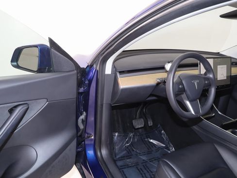 Used 2020 Tesla Model Y Long Range image 43