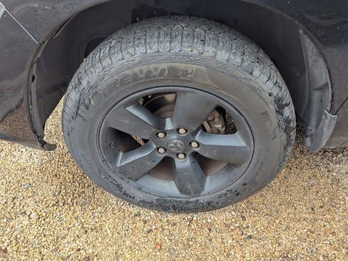 Used 2017 RAM 1500 Express w/ Black Ram 1500 Express Group image 9