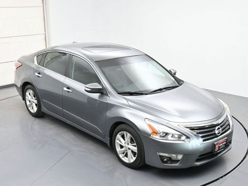 Used 2015 Nissan Altima 2.5 SL w/ Technology Package FWD image 34