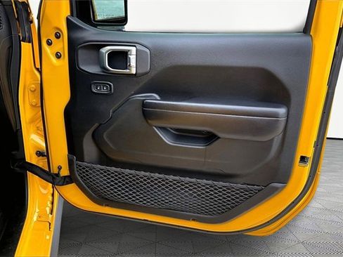 Used 2020 Jeep Wrangler Unlimited Rubicon w/ Cold Weather Group image 19