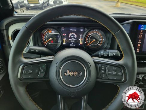 Used 2024 Jeep Wrangler Unlimited Sport AWD/4WD image 31